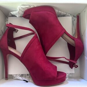Elegant Red Women's Yerasa Heels